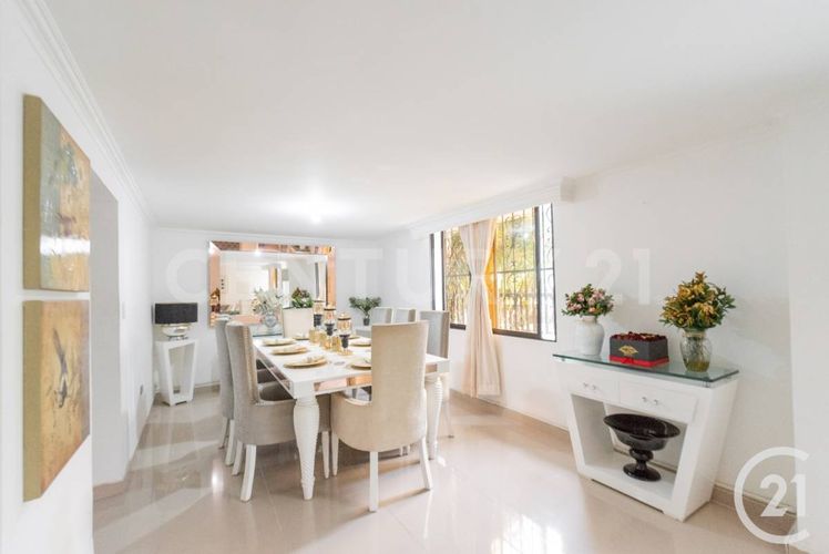 Casa de 5 alcobas en venta en La Castellana, Medellín, 276 m² · foto 7 de 20