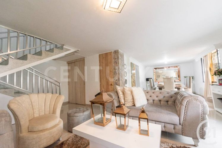 Casa de 5 alcobas en venta en La Castellana, Medellín, 276 m² · foto 10 de 20