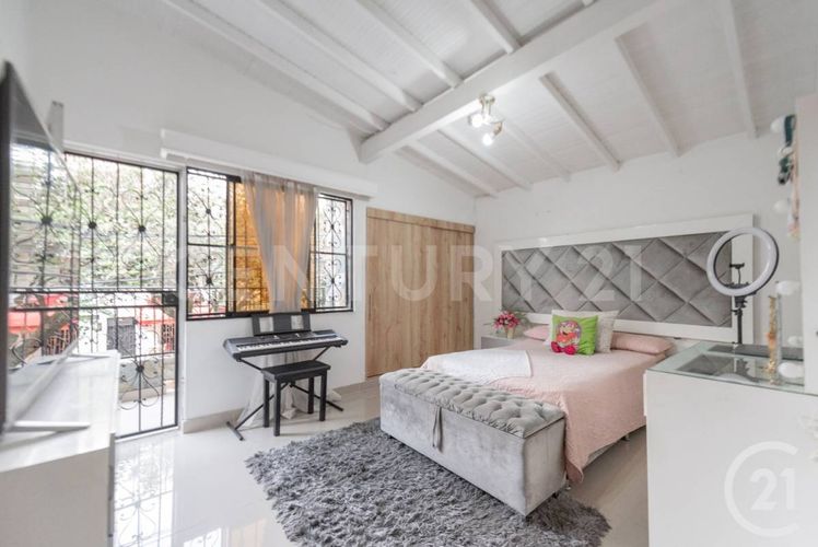 Casa de 5 alcobas en venta en La Castellana, Medellín, 276 m² · foto 17 de 20