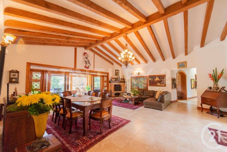 Casa de 3 alcobas en venta en Altos Del Escobero, Envigado, 315 m² · foto 2 de 23