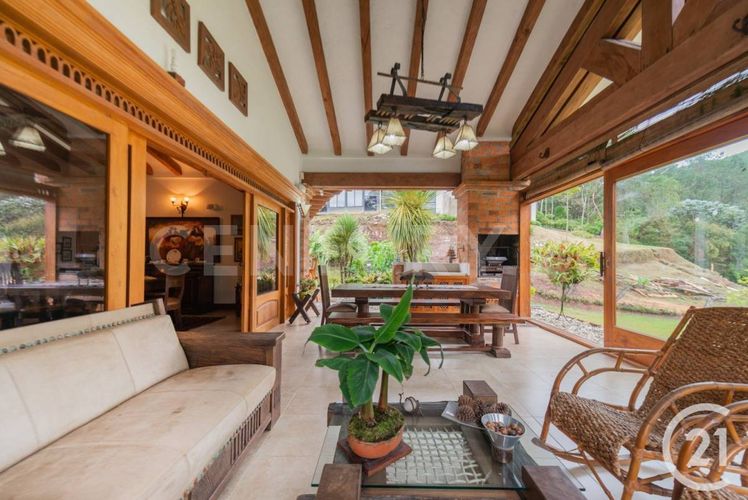 Casa de 3 alcobas en venta en Altos Del Escobero, Envigado, 315 m² · foto 4 de 23