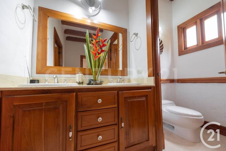 Casa de 3 alcobas en venta en Altos Del Escobero, Envigado, 315 m² · foto 14 de 23