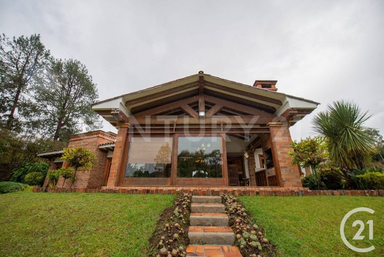 Casa de 3 alcobas en venta en Altos Del Escobero, Envigado, 315 m² · foto 22 de 23