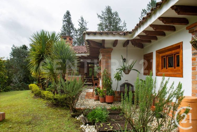 Casa de 3 alcobas en venta en Altos Del Escobero, Envigado, 315 m² · foto 23 de 23