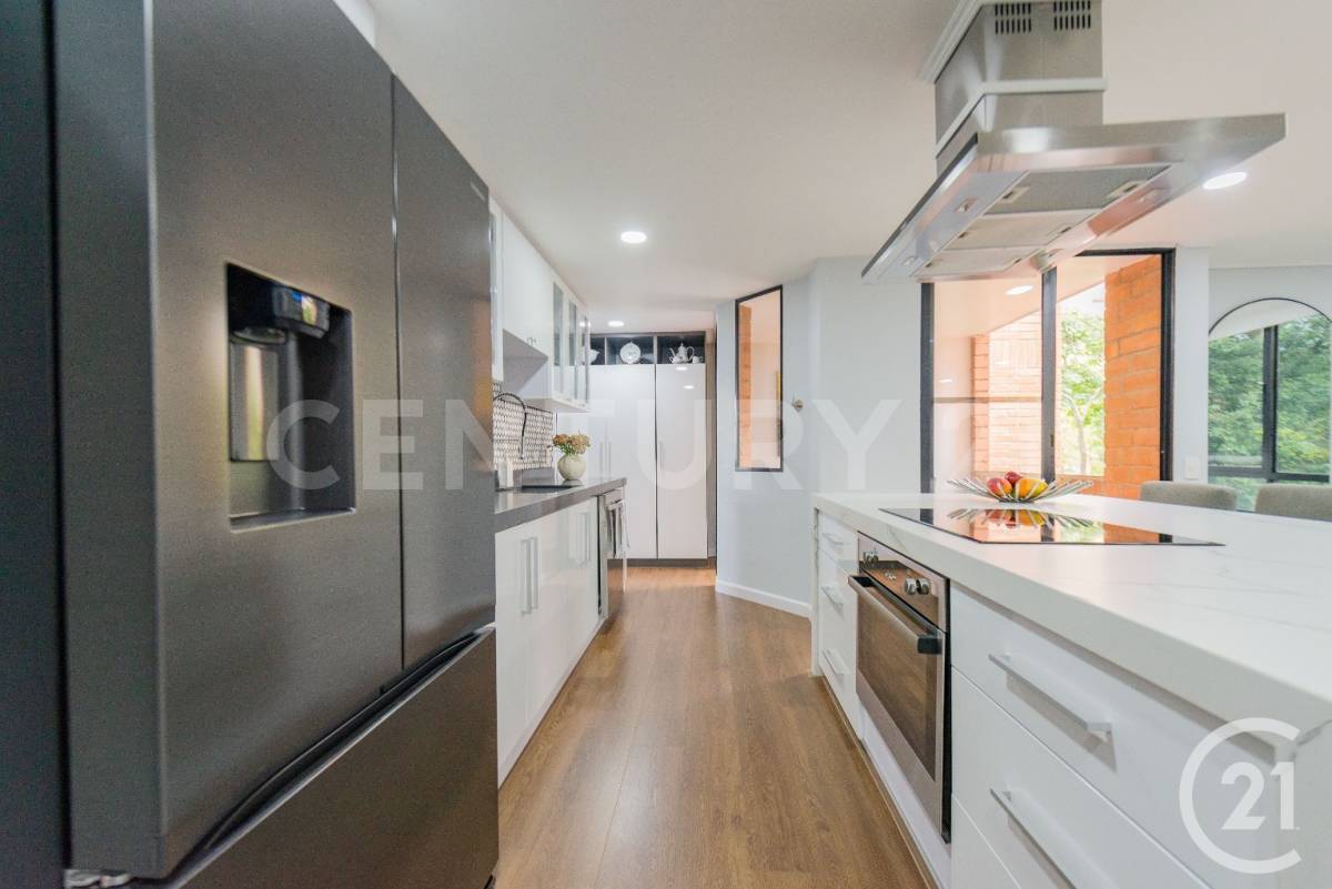 Apartamento en venta en La Aguacatala, Medellín · foto 4 de 22