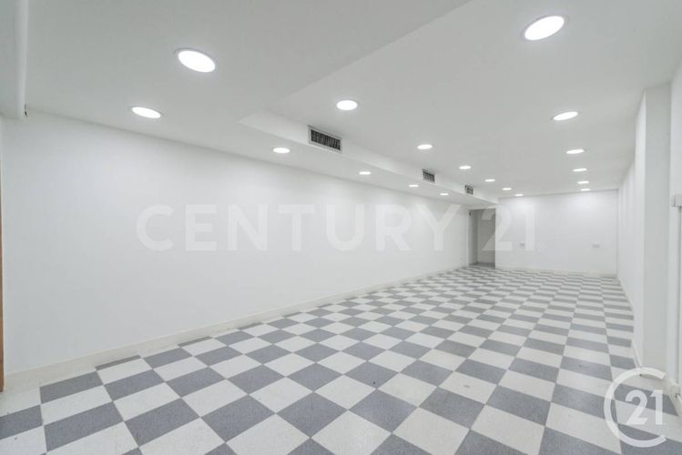 Local en arriendo en La Candelaria, Medellín, 56 m² · foto 2 de 12