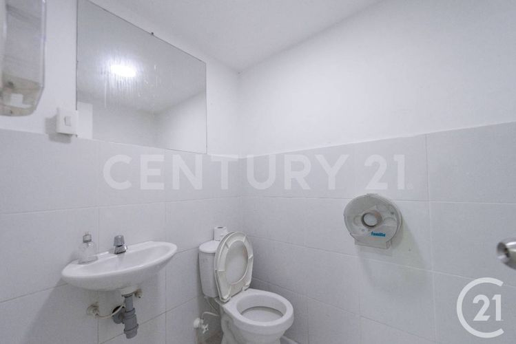 Local en arriendo en La Candelaria, Medellín, 56 m² · foto 8 de 12