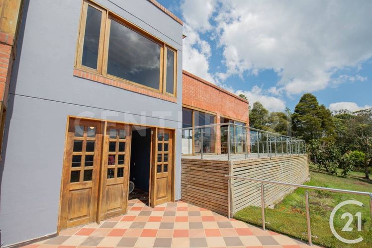 Finca en venta en Santa Elena, Medellín, 384 m² · foto 4 de 24