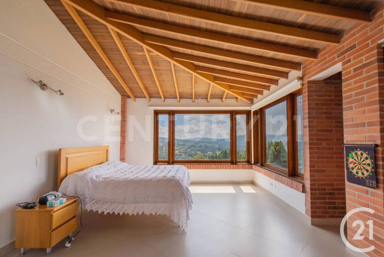 Finca en venta en Santa Elena, Medellín, 384 m² · foto 6 de 24