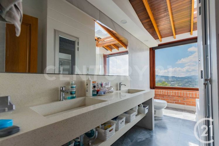 Finca en venta en Santa Elena, Medellín, 384 m² · foto 8 de 24