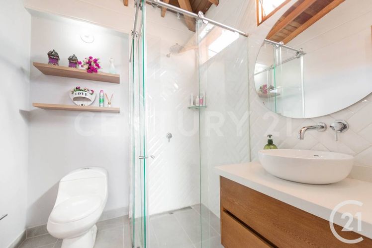 Finca en venta en Santa Elena, Medellín, 384 m² · foto 11 de 24