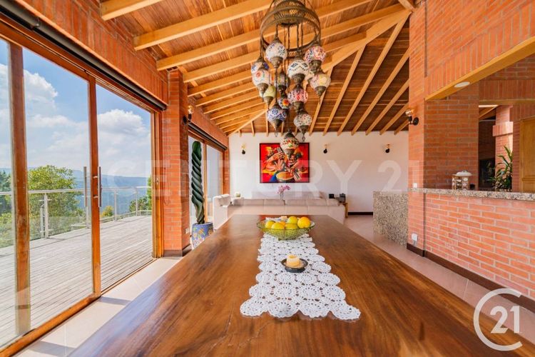Finca en venta en Santa Elena, Medellín, 384 m² · foto 13 de 24