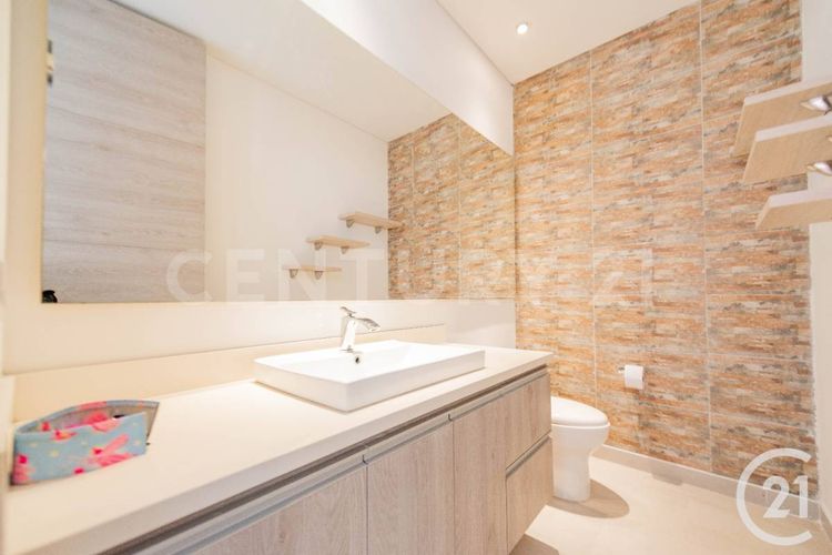 Casa de 4 alcobas en venta en El Poblado, Medellín, 900 m² · foto 5 de 24