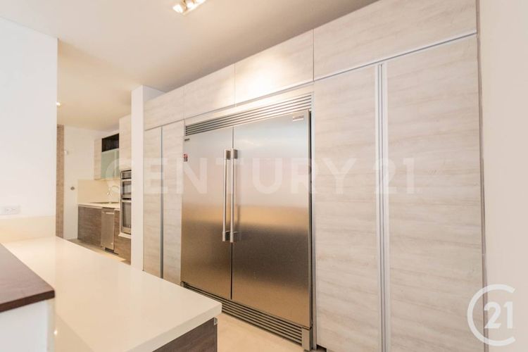 Casa de 4 alcobas en venta en El Poblado, Medellín, 900 m² · foto 6 de 24