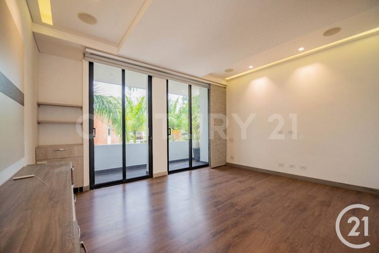 Casa de 4 alcobas en venta en El Poblado, Medellín, 900 m² · foto 12 de 24