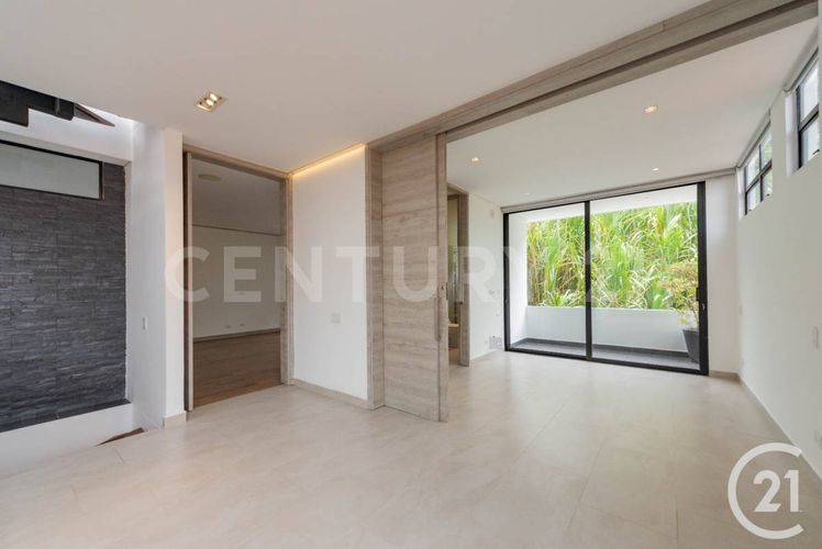 Casa de 4 alcobas en venta en El Poblado, Medellín, 900 m² · foto 16 de 24