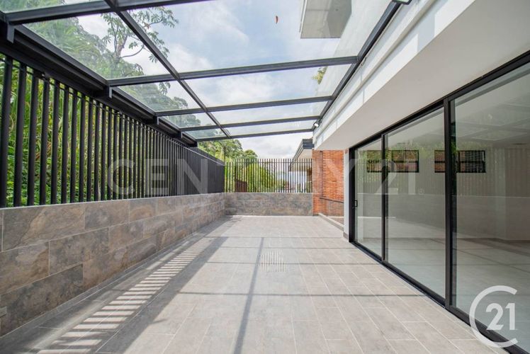 Casa de 4 alcobas en venta en El Poblado, Medellín, 900 m² · foto 24 de 24