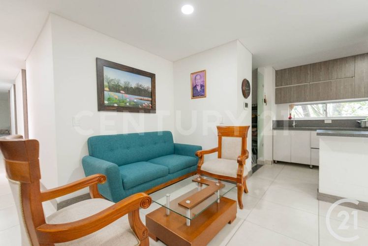 Apartamento de 3 alcobas en venta en Belén, Medellín, 106 m² · foto 2 de 16