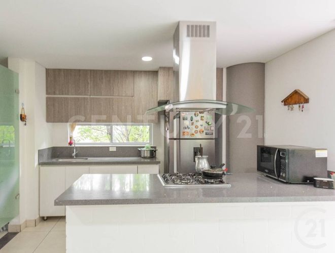 Apartamento de 3 alcobas en venta en Belén, Medellín, 106 m² · foto 5 de 16