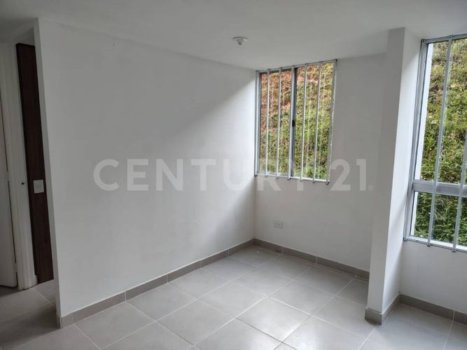 Apartamento de 2 alcobas en venta en La Ceja, 49 m² · foto 3 de 15