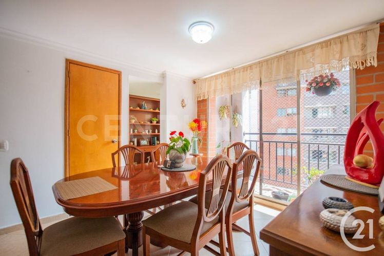 Apartamento de 3 alcobas en venta en Cd San Lucas, Envigado, 97 m² · foto 2 de 18