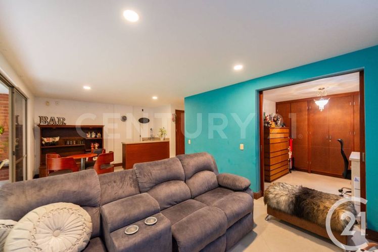Casa de 3 alcobas en venta en San Lucas, Medellín, 244 m² · foto 9 de 20