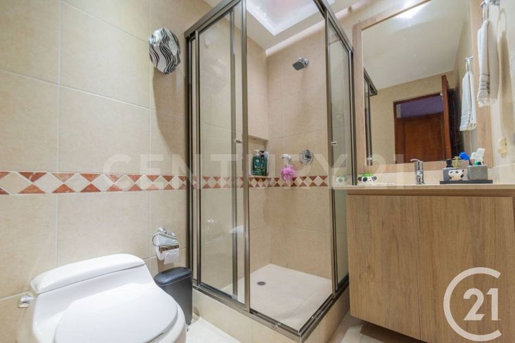 Casa de 3 alcobas en venta en San Lucas, Medellín, 244 m² · foto 17 de 20
