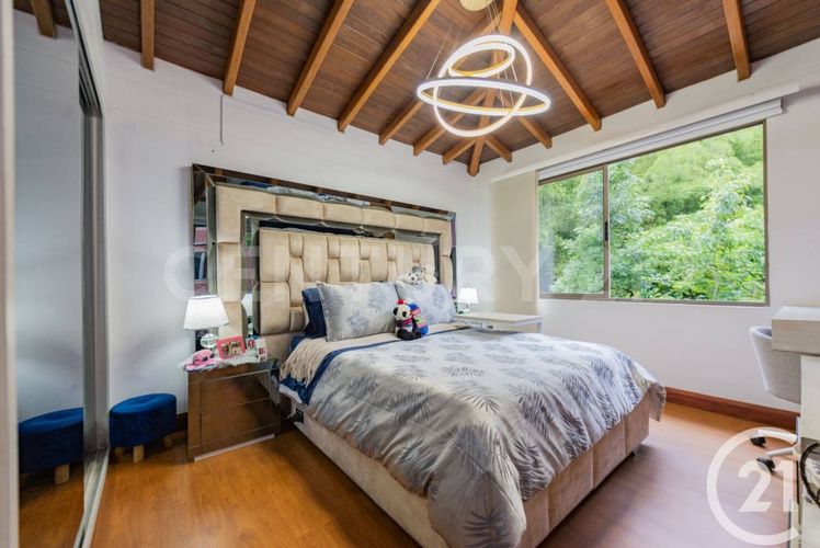 Casa de 3 alcobas en venta en San Lucas, Medellín, 244 m² · foto 19 de 20