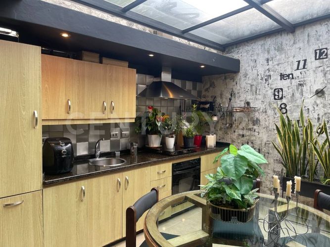 Casa de 3 alcobas en venta en La Pradera, Envigado, 220 m² · foto 2 de 22