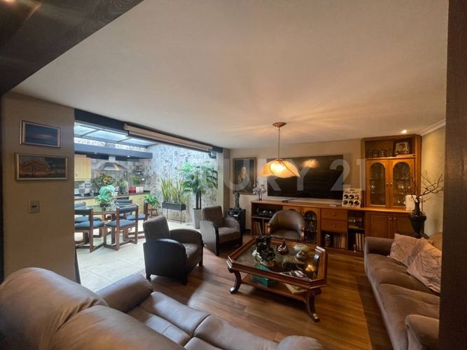Casa de 3 alcobas en venta en La Pradera, Envigado, 220 m² · foto 3 de 22