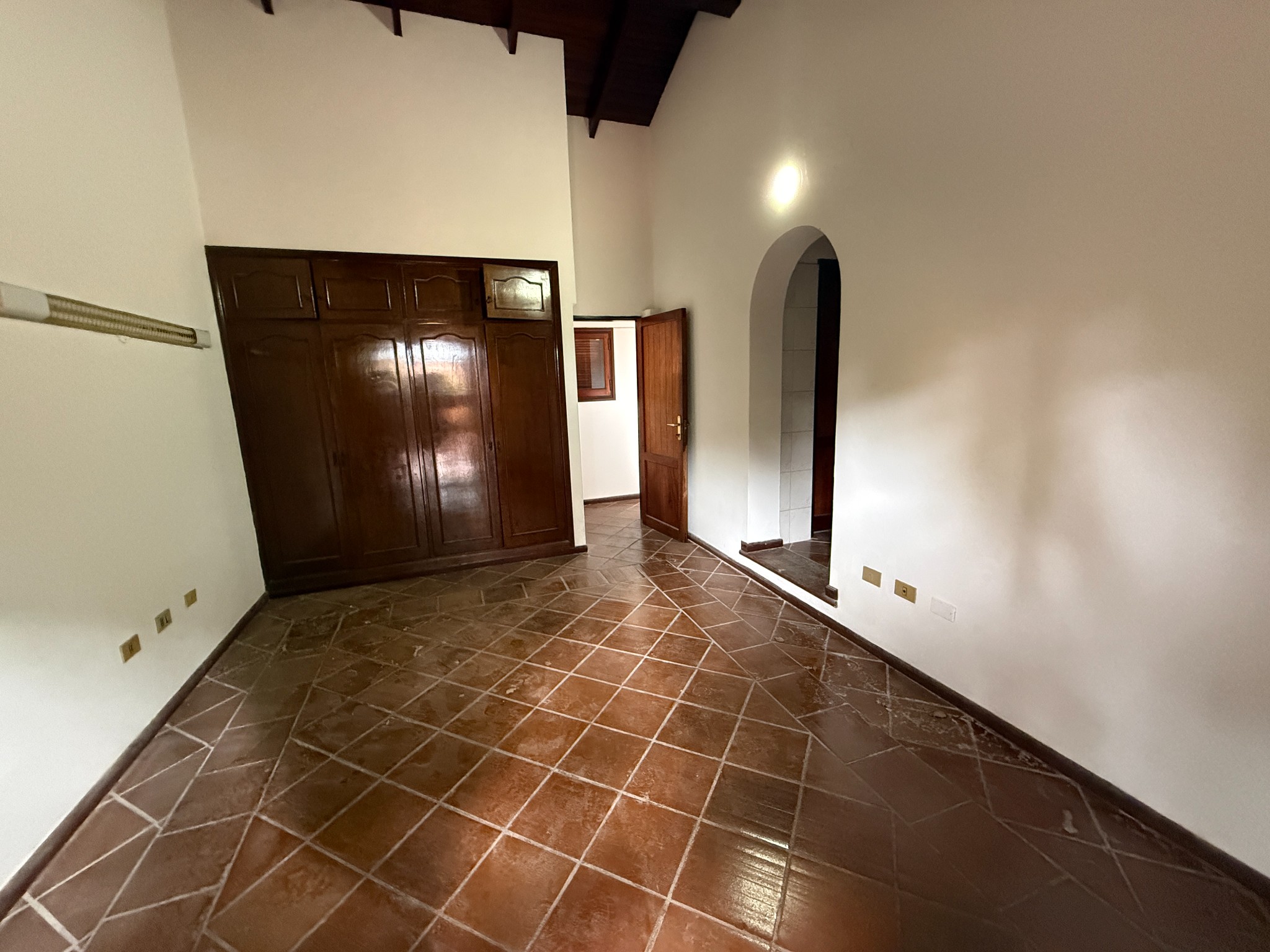 Para desarrollo inmobiliario 1.282 m2 en esquina - a 2 cuadras de Mariscal Lopez y San Martín — foto 3