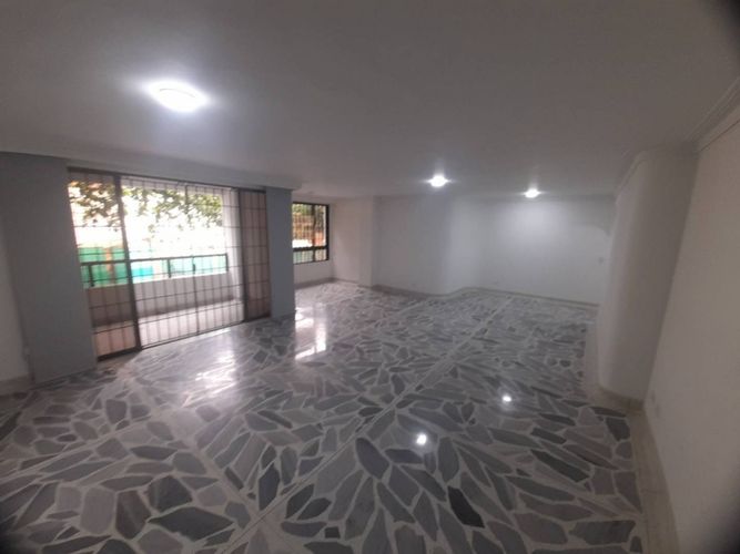 Apartamento de 4 alcobas en arriendo en Vía Las Palmas, Medellín, 210 m² · foto 3 de 24