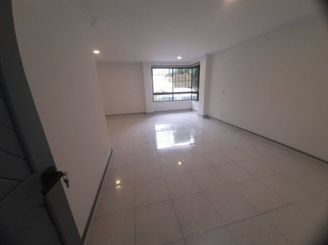 Apartamento de 4 alcobas en arriendo en Vía Las Palmas, Medellín, 210 m² · foto 4 de 24