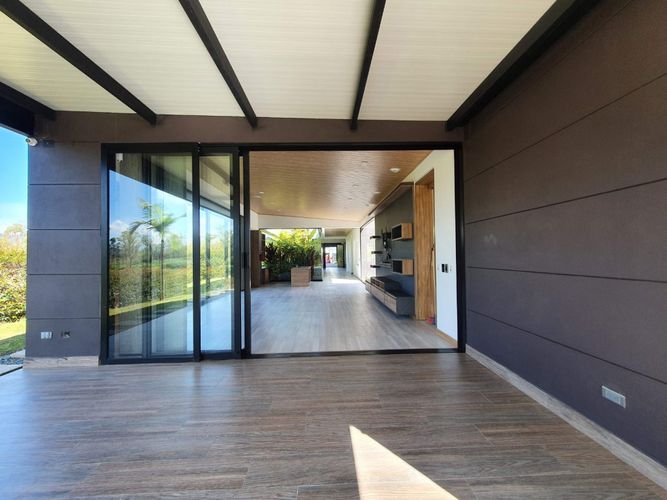 Casa de 4 alcobas en venta en El Carmin, Rionegro, 540 m² · foto 3 de 18