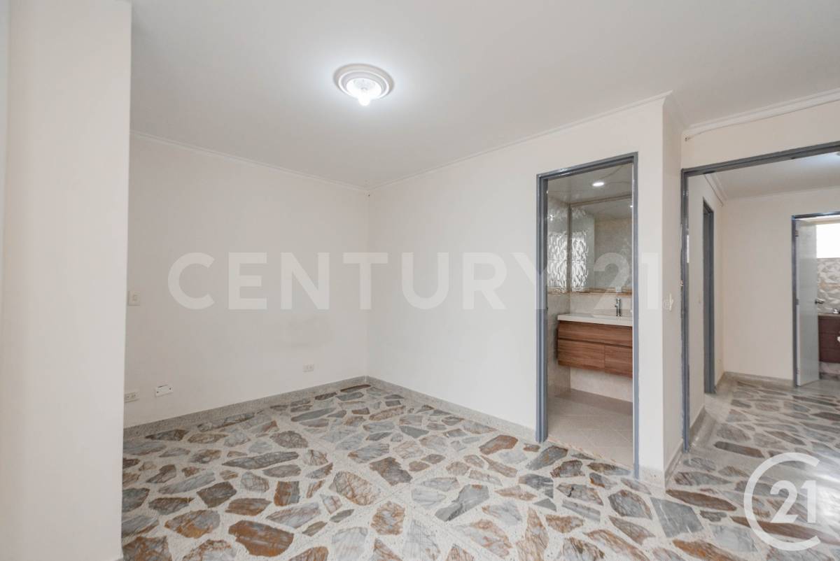 Apartamento en venta en Calasanz, Medellín · foto 3 de 19