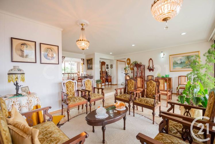 Apartamento de 3 alcobas en venta en Los Parra, Medellín, 220 m² · foto 2 de 24