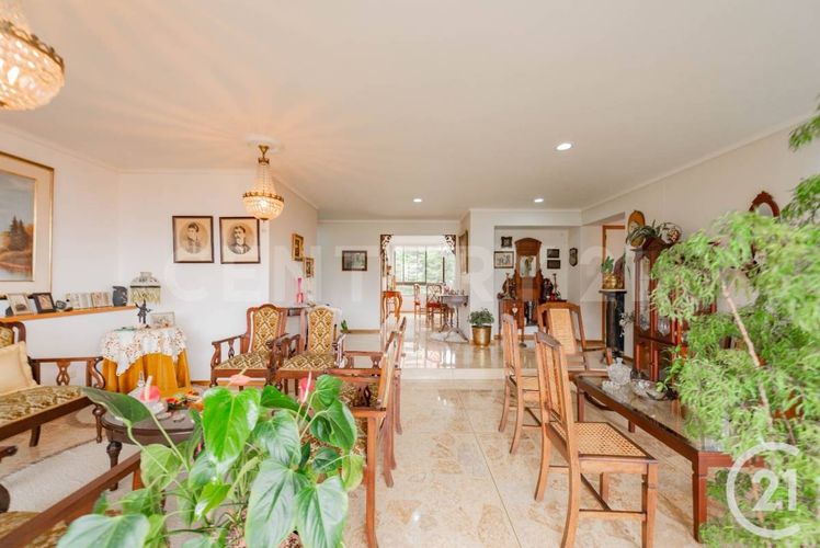 Apartamento de 3 alcobas en venta en Los Parra, Medellín, 220 m² · foto 3 de 24