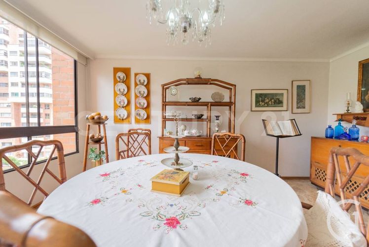 Apartamento de 3 alcobas en venta en Los Parra, Medellín, 220 m² · foto 7 de 24