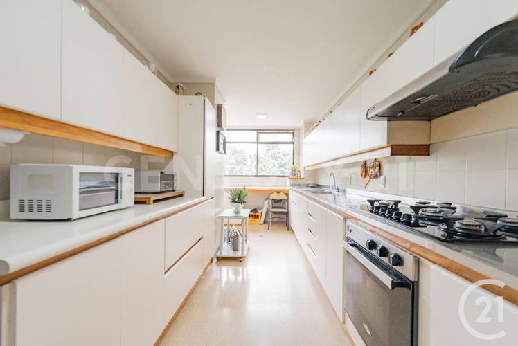 Apartamento de 3 alcobas en venta en Los Parra, Medellín, 220 m² · foto 9 de 24