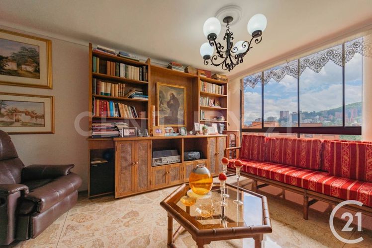 Apartamento de 3 alcobas en venta en Los Parra, Medellín, 220 m² · foto 15 de 24