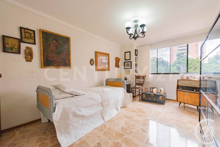 Apartamento de 3 alcobas en venta en Los Parra, Medellín, 220 m² · foto 18 de 24