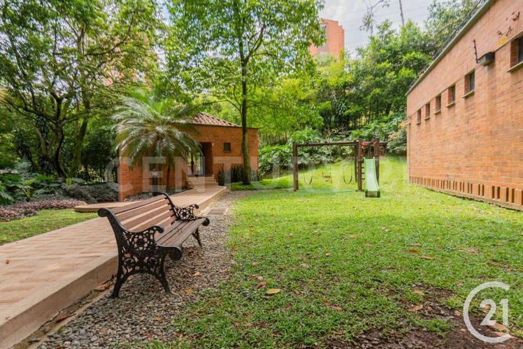 Apartamento de 3 alcobas en venta en Los Parra, Medellín, 220 m² · foto 21 de 24