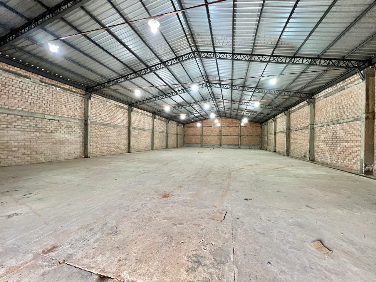 En Alquiler Depósito de 680 m2 en Mariano Roque Alonso A518 — foto 2