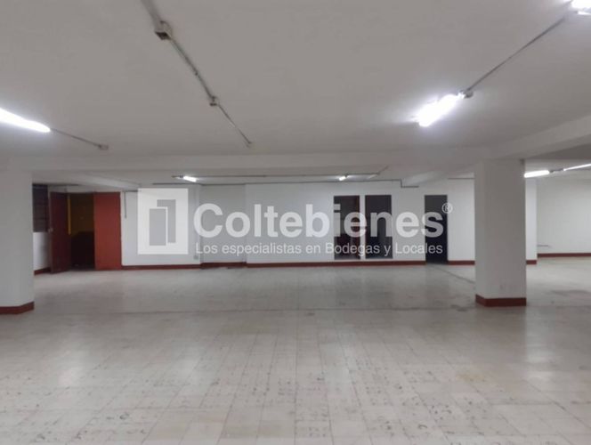 Bodega en arriendo en Caribe, Medellín, 530 m² · foto 3 de 18