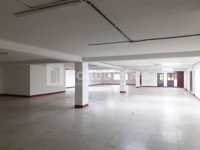 Bodega en arriendo en Caribe, Medellín, 530 m² · foto 5 de 18