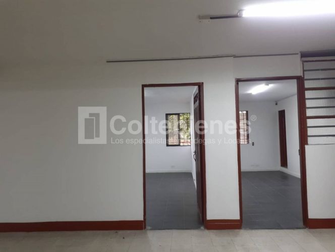 Bodega en arriendo en Caribe, Medellín, 530 m² · foto 10 de 18