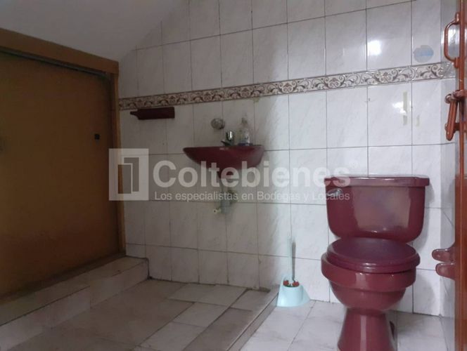 Bodega en arriendo en Caribe, Medellín, 530 m² · foto 15 de 18