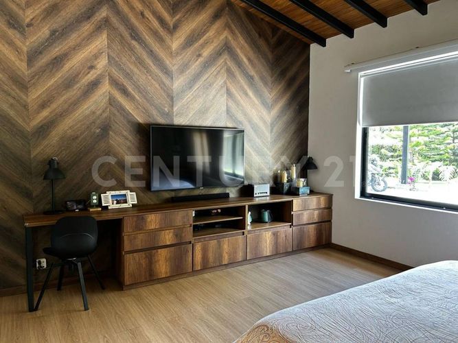 Casa de 3 alcobas en venta en Cabeceras De Llanogrande, Rionegro, 267 m² · foto 2 de 22