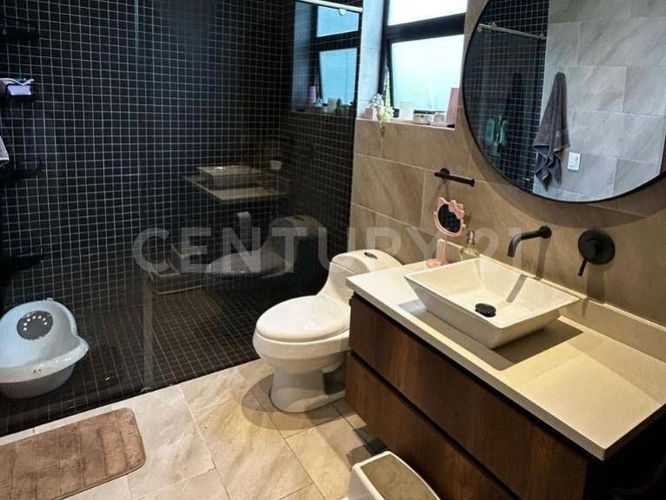 Casa de 3 alcobas en venta en Cabeceras De Llanogrande, Rionegro, 267 m² · foto 10 de 22
