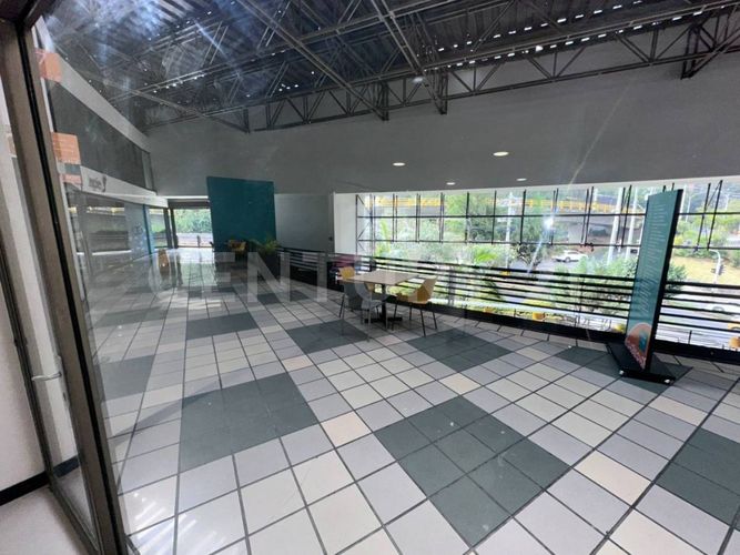 Local en arriendo en El Poblado, Medellín, 70 m² · foto 4 de 15